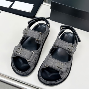 High Quality Women's <b>Sandals</b> Thick Soled Lightweight Slippers Luxury Designer Brand <b>Sandals</b> for Women - Product Image 4