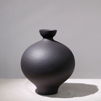Vase en céramique Wabi Sabi fait main, design à col étroit, pour la décoration de table d'entrée et l'arrangement floral