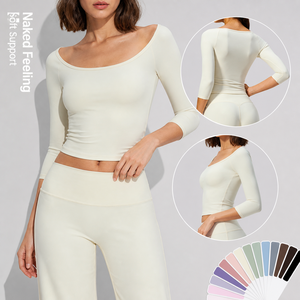 Ensemble de yoga 2 pièces pour femme : haut court à col rond et manches 3/4, leggings évasés, tenue de sport et de détente avec logo personnalisé, vêtements de sport - Product Image 1