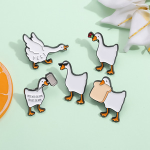 Pins de esmalte de alta calidad con diseño de ganso de dibujos animados, insignias de solapa de metal, broches divertidos con el tema 'Mess Honk You Get Bonked' para amigos - Product Image 1