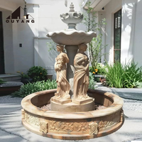 Projet de jardin de manoir de luxe sur mesure, fontaine en marbre beige à deux niveaux avec statues de chevaux, fontaine à eau en pierre sculptée à la main ornée