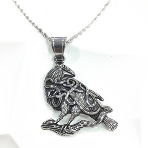 Collar con colgante de luna de lobo completo vikingo nórdico, joyería de acero inoxidable, abalorio de cuervo chapado en oro para hombres, inspirado en mitología nórdica - Product Image 3