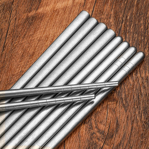 Palillos Cuadrados de Acero Inoxidable 304 de 23.5 cm, Plateados, Estilo Coreano Retro, Palillos de Metal Artesanales - Product Image 1