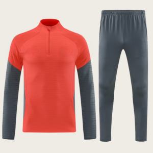 新季高品质成人定制足球训练服 100% 涤纶环保轻便速干透气 - Product Image 1