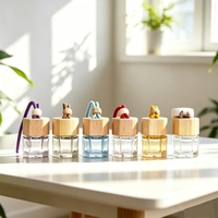 Flacon de parfum hexagonal de 8 ml en verre coloré, diffuseur d'air frais pour voiture avec cordon de suspension et bouchon à vis pour rafraîchir l'intérieur