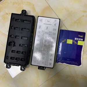 Boîte à fusibles pour excavatrices SK200-8 SK330-8 SK250-8 YN24E00036F2 YN24E00019F1 YN24E00016F2 YN73E01024P2 - Product Image 3