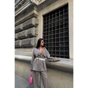 Ensemble deux pièces décontracté pour femme, haut et pantalon à rayures avec détail au dos, coupe ample, gris, pour la saison d'automne, pour le bureau - Product Image 3