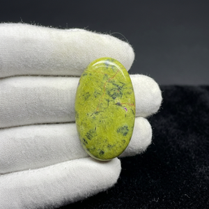 พลอยเกรด AAA MH GEMS ทำมือจากธรรมชาติ คริสตัลแจสเปอร์สีเขียว อะตลาสไซต์ ทรงคาโบชอง ผ่านการรับรองจากผู้ตรวจสอบอิสระ พลอยหลวมคุณภาพเยี่ยม - Product Image 3