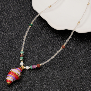 Nuova Collezione 2026: Collana Bohémien con Conchiglie Colorate e Perle in Pietra Naturale Bianca di Thassos, Placcata in Oro 18K per Donna - Product Image 1