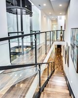 Innen-Metallpfosten-Geländer Gehärtetes Glas Treppenbalustrade