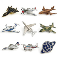 Broche personnalisée en métal en forme d'avion, vente en gros, badge d'aviateur en métal doré, épinglette émaillée en forme d'avion de sécurité