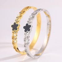 Brazalete de Acero Inoxidable Chapado en Oro de 18K con Diseño de Trébol de Cinco Hojas, Estilo Moderno