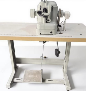 Machine à coudre pour fourrures de moyenne et grande capacité, équipement de production de cuir pour semelles de chaussures et articles en cuir - Product Image 2