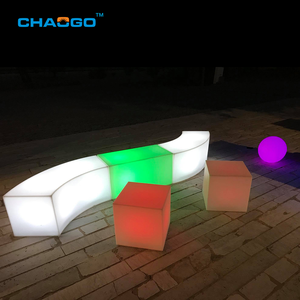 Telecomando 16 colori che cambiano illuminato a led curvo sgabello di <span class=keywords><strong>plastica</strong></span> PE colorato sectionals panca divano - Product Image 2