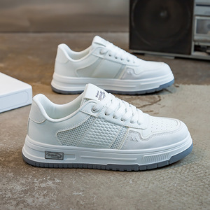 Chaussures Blanches pour Hommes 2026 Nouvelle Collection Été Légères Décontractées Respirantes Sportives en Maille à Lacets Tendance Meilleures Ventes - Product Image 1