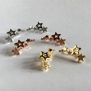 Pendientes colgantes de estrella chapados en oro para mujer, pendientes colgantes de moda con incrustaciones de perlas, diseño Go Shine, joyería para fiesta - Product Image 6