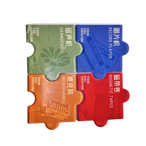 Crayon Shin-Chan soporte acrílico columpio creativo lindo Ins decoración de dibujos animados para escritorio Regalo De estudiante suministros promocionales para fiestas - Product Image 2