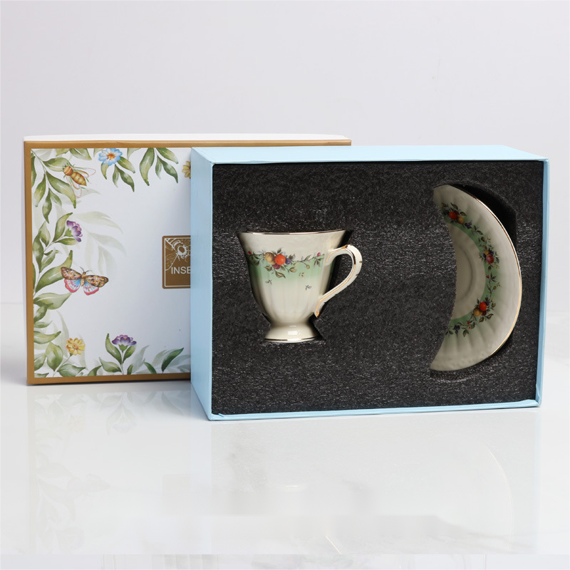 tasse*1 et soucoupe*1 blanche