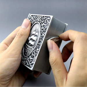 Livre cadeau créatif Boîte à <span class=keywords><strong>musique</strong></span> à remonter en relief Boîte à <span class=keywords><strong>musique</strong></span> en métal mécanique Château <span class=keywords><strong>dans</strong></span> <span class=keywords><strong>le</strong></span> <span class=keywords><strong>ciel</strong></span> pour enfant - Product Image 4