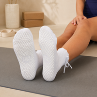 Chaussettes de Pilates personnalisées avec logo, antidérapantes, en jacquard, avec nœud décoratif, pour studio et barre