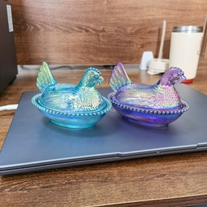Vaso Portacaramelle <span class=keywords><strong>in</strong></span> <span class=keywords><strong>Vetro</strong></span> Iridescente Premium Classico a Forma di Gallina per Carnevale, Contenitore Ecologico per Decorazioni Casa e <span class=keywords><strong>Cucina</strong></span> - Product Image 5