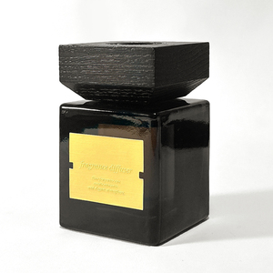 Coffret Cadeau Diffuseur Carré en Verre et Bois de Qualité Supérieure - Vente en Gros - Product Image 4