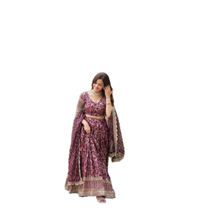 Paillettes brodées dorées Duppatta Ensemble pour femmes de travail en soie russe - Product Image 1