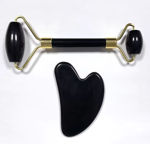 <b>jade</b> <b>roller</b> Set de belleza facial compuesto por rodillo de masaje y placa gua sha fabricados en obsidiana natural - Product Image 6