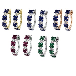 Boucles d'oreilles Huggie classiques en or blanc massif 18 carats de qualité supérieure avec saphir, bijoux brillants, cadeau idéal pour fêtes et mariages - Product Image 4