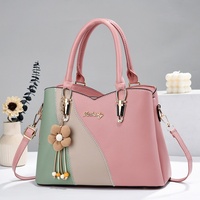 Sac croissant en cuir végétalien de qualité supérieure avec logo personnalisé, sac à bandoulière écologique pour femme, sac à main personnalisé directement de l'usine pour femme
