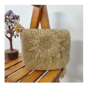 Bolso elegante con intrincados detalles florales Bolsos con cuentas de semillas de la mejor calidad para mujeres y niñas directamente de la India - Product Image 2