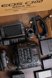 HFT Professional C300 Mark III 4K Digital <b>Camera</b> Camcorder Full-frame CMOS Sensor 10x-20x Optical 4.3" Display Camcorder Profess - Product Image 2