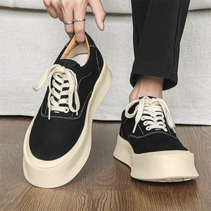 รองเท้าผ้าใบสีเบจสไตล์เรโทรปี 2026 สำหรับผู้ชาย ทรงหนา เพิ่มความสูง ระบายอากาศได้ดี เข้าได้กับทุกชุด เหมาะสำหรับทำงาน เล่นสเก็ตบอร์ด และสวมใส่ลำลอง - Product Image 1