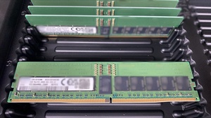Memoria RAM para Servidor de 32 GB DDR5 HMCG88MEBRA174N (32G 2RX8 4800) 4800 MHz - Product Image 3
