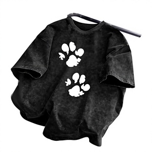 Camiseta Negra Extra Grande para Hombre, Diseño de Huella Blanca, Manga Corta, Cuello Redondo, Estilo Casual Urbano, 100% Algodón, Tejido de Punto Transpirable - Product Image 1