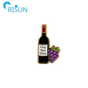 En gros, Pin's en émail souple et dur, motifs bouteille de vin rouge, logo personnalisé, motif 'Mom Juice', motif raisins à paillettes, motif coupe de vin, Badge, Broche - Product Image 6