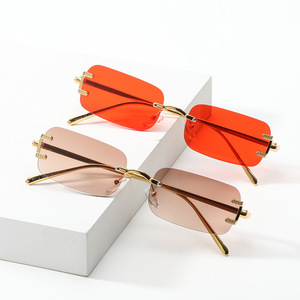 2025 kim loại cá tính cắt cạnh thời trang không có vành Eyewear unisex biểu tượng tùy chỉnh Kính uv400 thiết kế sang trọng Kính mát - Product Image 1
