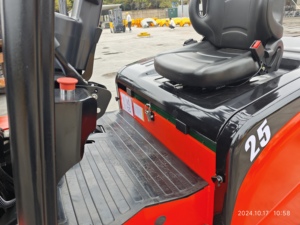 Camiones de Alta Tensión de Marca, Camión de 2.5 Toneladas (2500 kg) con Batería de Litio de Alta Tensión - Product Image 2