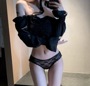 กางเกงในลูกไม้ซีทรูแบบ Thong เอวต่ำ ไร้รอยต่อ สำหรับผู้หญิง ตกแต่งโบว์ผีเสื้อ บางเบา ระบายอากาศได้ดี - Product Image 5