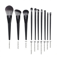 Ensemble de 10 pinceaux de maquillage synthétiques à poils noirs mats avec manche en bois - Pinceaux portables pour poudre, fond de teint et blush