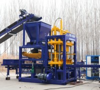 Machine de pose de blocs de ciment à emboîtement automatique QT4-15S 220V moule à faible coût nouvelles machines de fabrication de béton pour moteur de cendres volantes