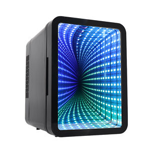 Miroir à lumière LED Mini réfrigérateur de jeu Portable 4L <span class=keywords><strong>12</strong></span> <span class=keywords><strong>Volt</strong></span> Dc Réfrigérateur de jeu Mini réfrigérateur pour la maison - Product Image 1