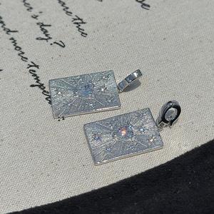 Pendentif en argent pur S925 à six branches avec un design de cœur carré, style antique à la mode, simple et cool, motif de niche - Product Image 5