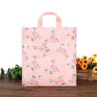 Sac fourre-tout réutilisable en plastique PE de qualité alimentaire, personnalisable, avec poignées souples, recyclable, gaufrage, logo couleur personnalisé, pour supermarché, prix de gros