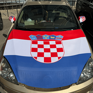 Housse de capot de voiture avec drapeau de moteur, tissu élastique, design et taille personnalisés - Product Image 1