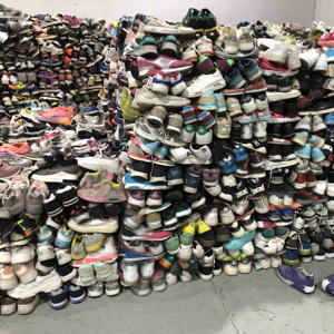 Chaussures d'occasion, style course à pied et marche, chaussures en stock, vente en gros, chaussures <span class=keywords><strong>de</strong></span> sport décontractées d'occasion pour hommes, <span class=keywords><strong>pas</strong></span> <span class=keywords><strong>cher</strong></span> - Product Image 3