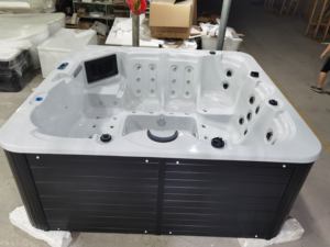 Vasca Idromassaggio da Esterno di Lusso Moderna in Acrilico Autoportante Quadrata di Grandi Dimensioni per 6-7 Persone con Getti Massaggianti ad Aria e Idromassaggio - Product Image 5