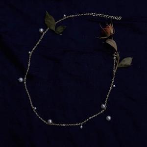 Collier en perles d'eau douce Small Satisfied Sky Star avec chaîne de clavicule en or 14 carats, personnalisé, tendance, esthétique classique - Product Image 3