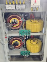 Régulateur de tension automatique monophasé SVC 30 kVA 30 kW 220 V avec affichage LED 130-300 V pour climatiseur