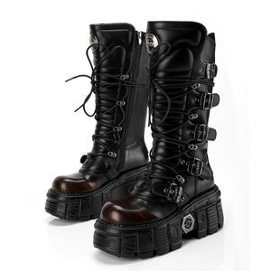 Botas de media pantorrilla para mujer, negras y plateadas, con efecto desgastado, estilo gótico punk metálico, con suela gruesa y cordones - Diseño estético de nicho - Product Image 2